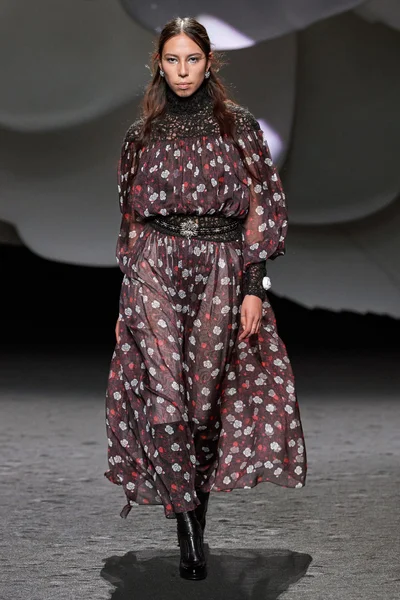 Look 64